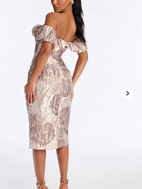NWT Fashion Nova Off-Shoulder Floral Jacquard Midi Dress in Champagne Taupe